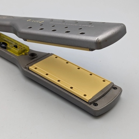 T3 100% TOURMALINE WET OR DRY PROFESSIONAL IONIC 1.75” ONE PASS STRAIGHTER - Picture 4 of 11